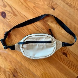ARITZIA TNA waistpack